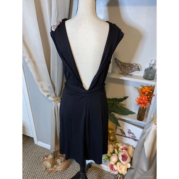 NWT $80 LOFT Black Back Zipper Sleeveless Dress with Belt size 6 - Picture 7 of 9